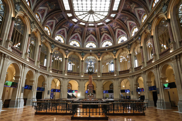 Archivo - Interior del Palacio de la Bolsa, en Madrid (Espa&ntilde;a).