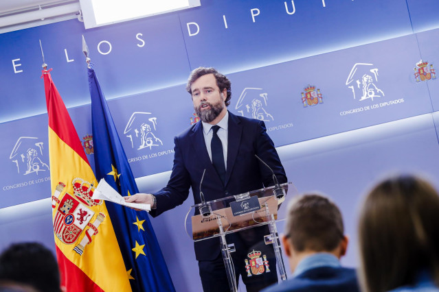 Archivo - El portavoz de Vox en el Congreso, Iv&aacute;n Espinosa de los Monteros, durante una rueda de prensa en el Congreso de los Diputados, a 17 de enero de 2023, en Madrid (Espa&ntilde;a).