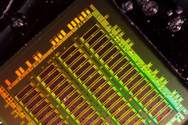 Archivo - Una nueva t&eacute;cnica de integraci&oacute;n de componentes &oacute;pticos en dise&ntilde;os de fabricaci&oacute;n de chips existentes con peque&ntilde;as modificaciones permitir&aacute; el uso de tecnolog&iacute;as de transistores m&aacute;s modernas.