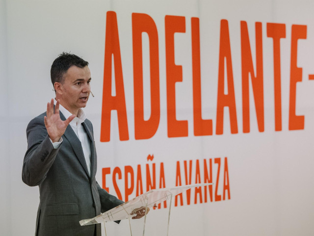 El diputado electo del PSOE en el Congreso de los Diputados por la provincia de Santa Cruz de Tenerife y ministro de Industria, Comercio y Turismo en funciones, H&eacute;ctor G&oacute;mez