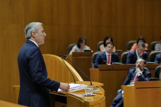 El candidato del PP a la Presidencia de Arag&oacute;n, Jorge Azc&oacute;n, durante el debate para su imbestidura, a 9 de agosto de 2023.