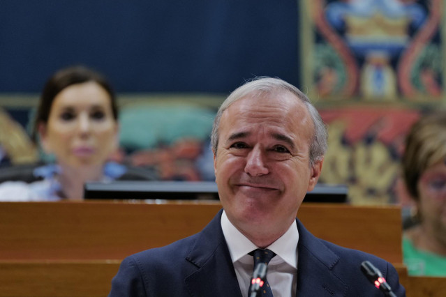 Jorge Azc&oacute;n (PP) ha protagonizado la primera sesi&oacute;n del debate de investidura.