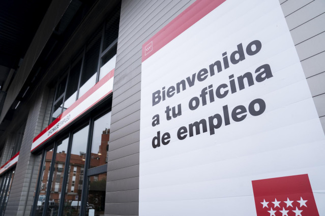 Archivo - Exterior de la nueva oficina de empleo
