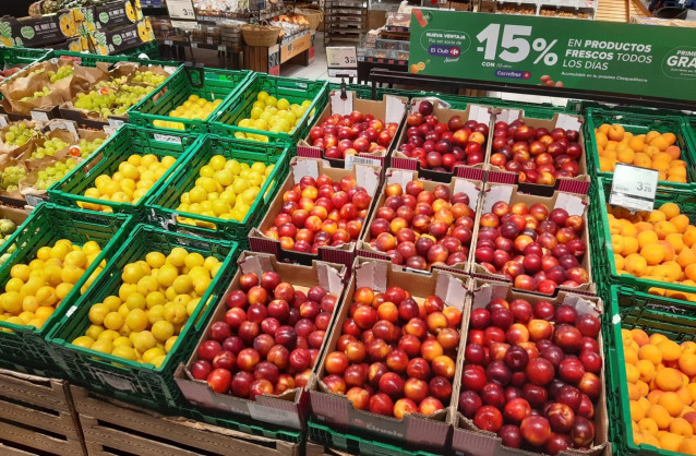 Carrefour distribuye m&aacute;s de 1.400 toneladas de ciruela de origen espa&ntilde;ol y prev&eacute; superar la cifra en 2023.