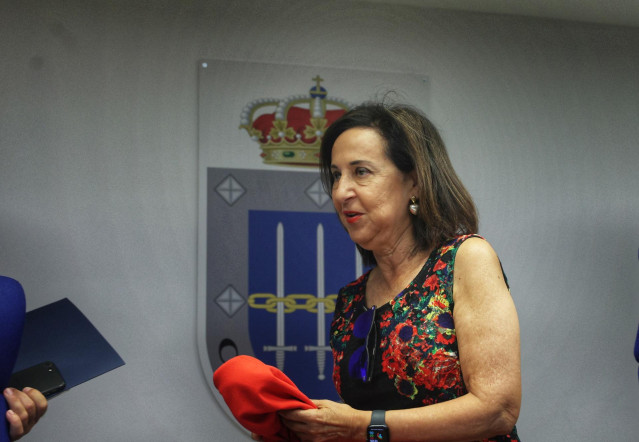 La ministra de Defensa, Margarita Robles, durante una visita al Mando de Operaciones en la Base de Retamares, a 10 de julio de 2023, en Pozuelo de Alarc&oacute;n, Madrid (Espa&ntilde;a).