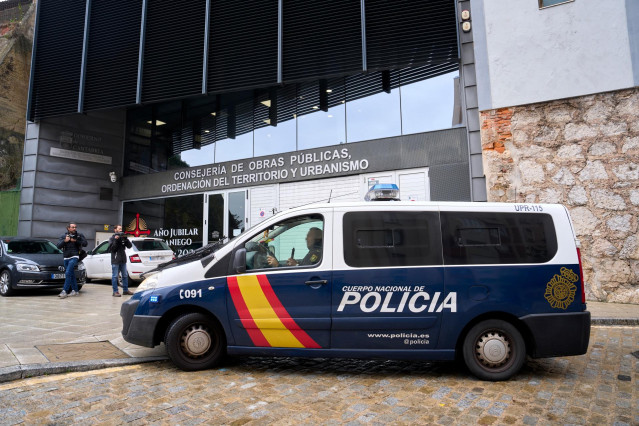 Archivo - La Polic&iacute;a en la Consejer&iacute;a de Obras P&uacute;blicas