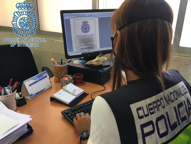 Agente de la Polic&iacute;a Nacional