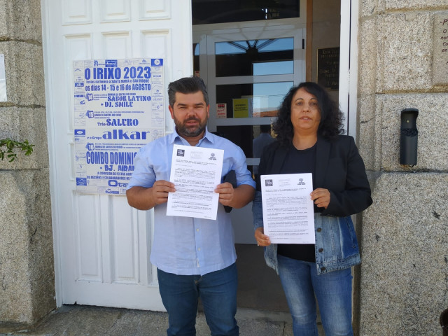 Presentaci&oacute;n de la moci&oacute;n de censura de O Irixo.