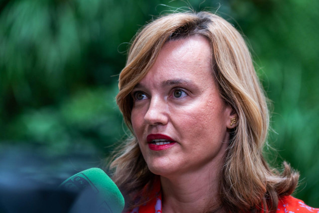 Archivo - La portavoz de la CEF y ministra de Educaci&oacute;n y FP, Pilar Alegr&iacute;a, atiende a los medios de comunicaci&oacute;n, en el hall de la sede del PSOE de Ferraz, a 13 de junio de 2023, en Madrid (Espa&ntilde;a). Durante la rueda de prensa, la ministra ha abordado el