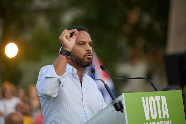 El secretario general de Vox, Ignacio Garriga, durante el acto de cierre de campa&ntilde;a de Vox, en la Plaza de Col&oacute;n, a 21 de julio de 2023, en Madrid (Espa&ntilde;a).