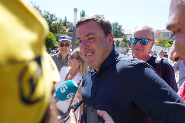 El secretario xeral del PSdeG, Valent&iacute;n Gonz&aacute;lez Formoso, acude a la Fiesta del Pulpo en O Carballi&ntilde;o (Ourense)