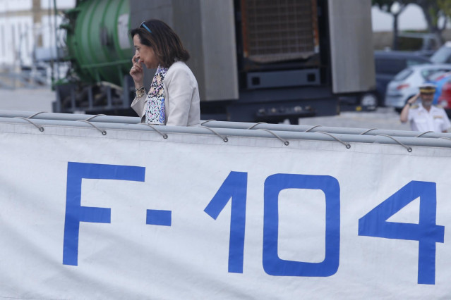 La ministra de Defensa en funciones, Margarita Robles, visita la fragata &lsquo;M&eacute;ndez N&uacute;&ntilde;ez&rsquo; en el Arsenal de Ferrol, a 14 de agosto de 2023, en Ferrol, A Coru&ntilde;a, Galicia (Espa&ntilde;a). La fragata &lsquo;M&eacute;ndez N&uacute;&ntilde;ez&rsquo; (F-104), es el cuarto buque de la clase F-100, con el