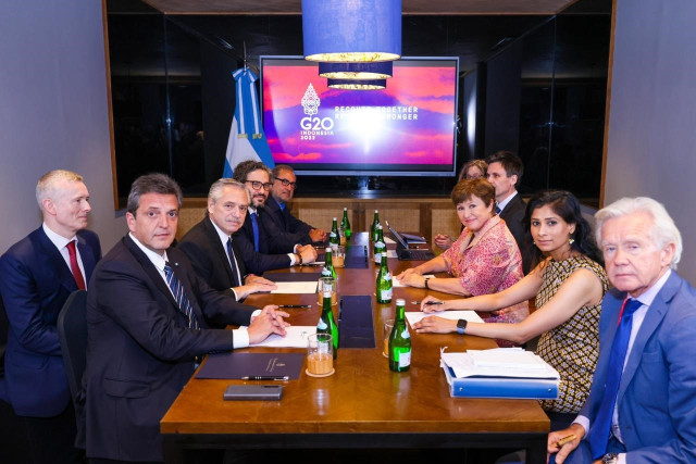 Archivo - Reuni&oacute;n entre el Gobierno de Argentina y el FMI en el marco de la cumbre del G-20 en Bali (Indonesia)