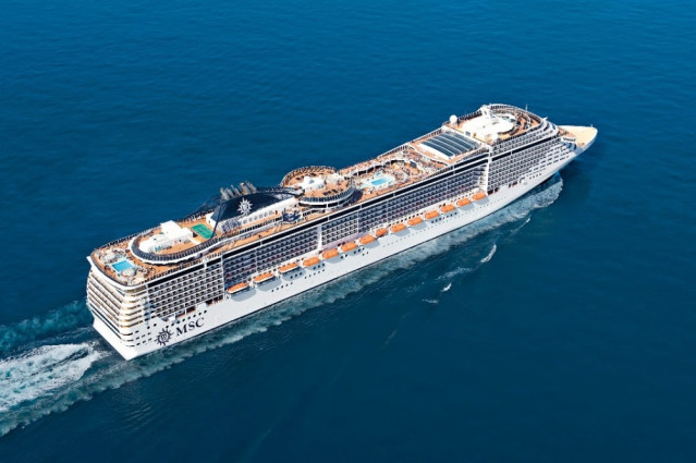 Imagen a&eacute;rea de un crucero de MSC.