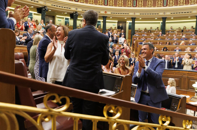 La diputada socialista y expresidenta de Baleares, Francina Armengol, el portavoz del PSOE en el Congreso, Patxi L&oacute;pez y el presidente del Gobierno en funciones y secretario general del PSOE, Pedro S&aacute;nchez.