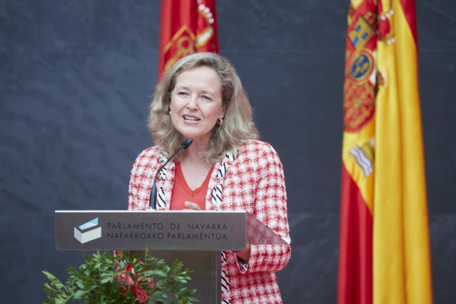Nadia Calvi&ntilde;o, vicepresidenta primera del Gobierno de Espa&ntilde;a, interviene en el acto de toma de posesi&oacute;n de Mar&iacute;a Chivite como presidenta de Navarra.