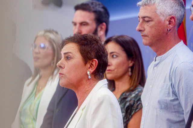 La portavoz de EH Bildu en el Congreso, Mertxe Aizpurua, con sus compa&ntilde;eros.