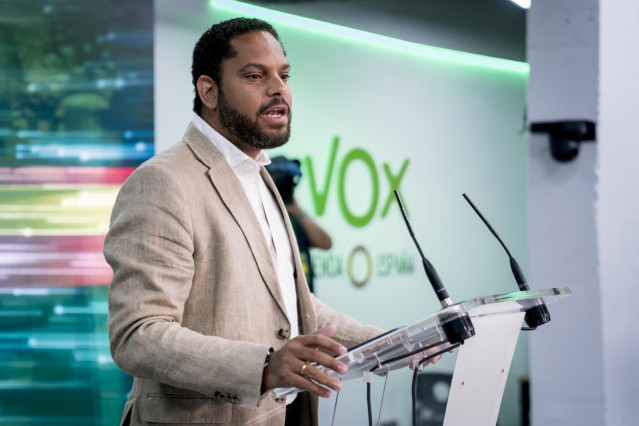 El secretario general de Vox, Ignacio Garriga, durante el seguimiento de la jornada electoral de los comicios generales en la sede de Vox, a 23 de julio de 2023, en Madrid (Espa&ntilde;a).