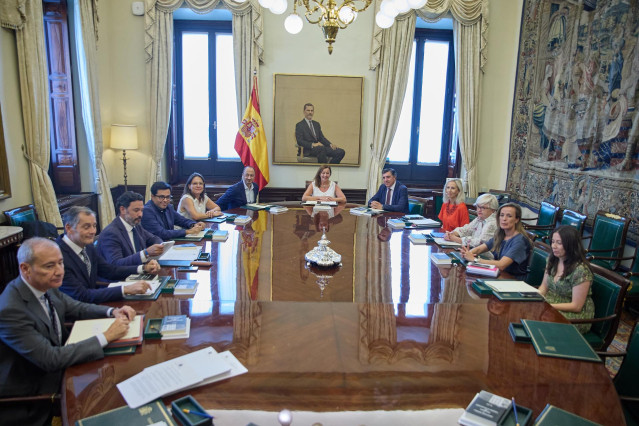 La presidenta del Congreso, Francina Armengol, preside la primera reuni&oacute;n de la Mesa del Congreso de los Diputados de la XV Legislatura.
