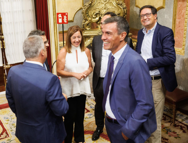 Francina Armengol y Pedro S&aacute;nchez.