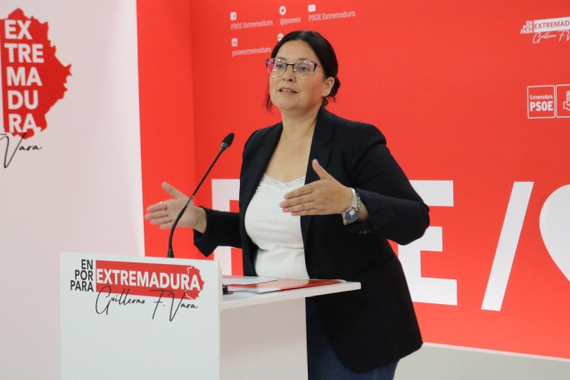 La secretaria de Organizaci&oacute;n del PSOE de Extremadura, Marisol Mateos, en rueda de prensa