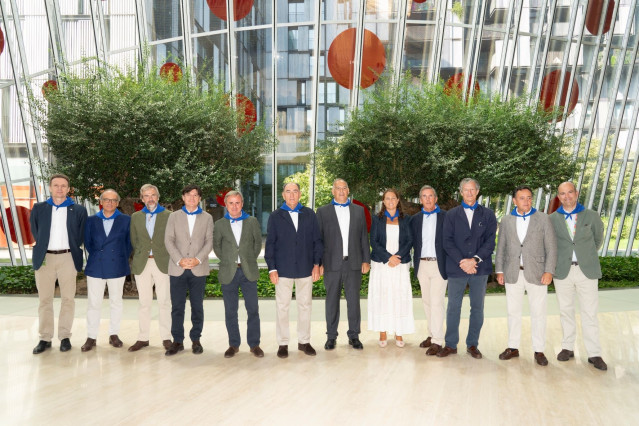 Ignacio S&aacute;nchez Gal&aacute;n y el equipo directivo en Bilbao