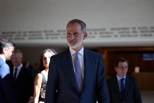 El Rey Felipe VI de Espa&ntilde;a a su llegada a la inauguraci&oacute;n de la Galer&iacute;a de las Colecciones Reales, en el Palacio Real.