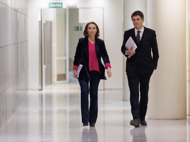 Archivo - La portavoz del PP en el Congreso, Cuca Gamarra y el diputado del PP Carlos Rojas a su llegada a una rueda de prensa