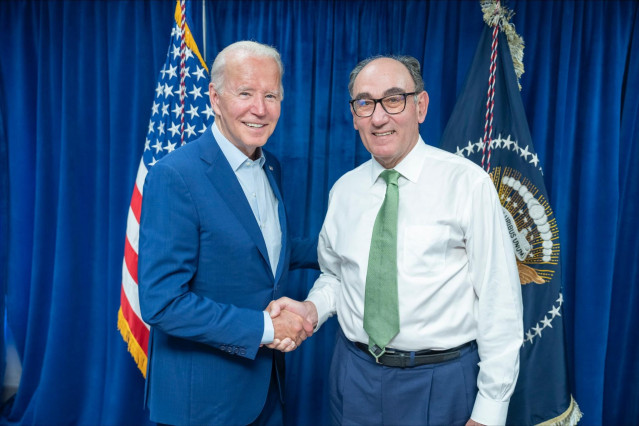 Archivo - El presidente de EEUU, Jose Biden, y el presidente de Iberdrola, Ignacio Gal&aacute;n