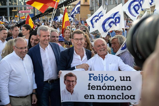 Archivo - Acto de cierre de campa&ntilde;a del PP en A Coru&ntilde;a.