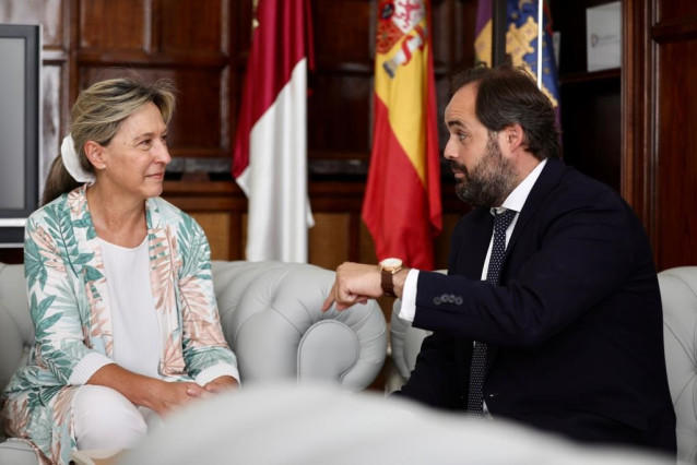 Paco N&uacute;&ntilde;ez, con la alcaldesa de Guadalajara, Ana Guarinos