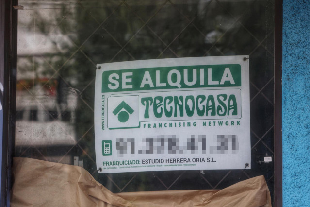Un cartel de 