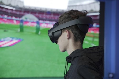 Archivo - Gafas de realidad virtual para la nueva experiencia de visionado de partidos desarrollada por Telef&oacute;nica en alianza con el Atl&eacute;tico de Madrid