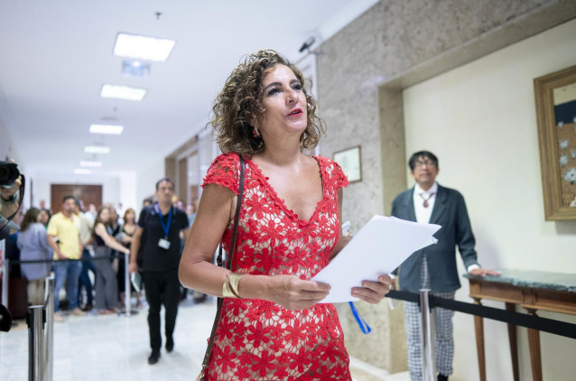 La ministra de Hacienda y Funci&oacute;n P&uacute;blica en funciones, Mar&iacute;a Jes&uacute;s Montero, a su llegada a presentar sus credenciales al Congreso, a 16 de agosto de 2023, en Madrid (Espa&ntilde;a).