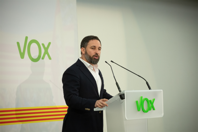 Archivo - El líder de Vox, Santiago Abascal, interviene en un acto preelectoral en el Hotel Barcelona Sants, en Barcelona, Catalunya (España), a 26 de noviembre de 2020. Abascal ha viajado a la capital catalana para apoyar al candidato de la formación a l