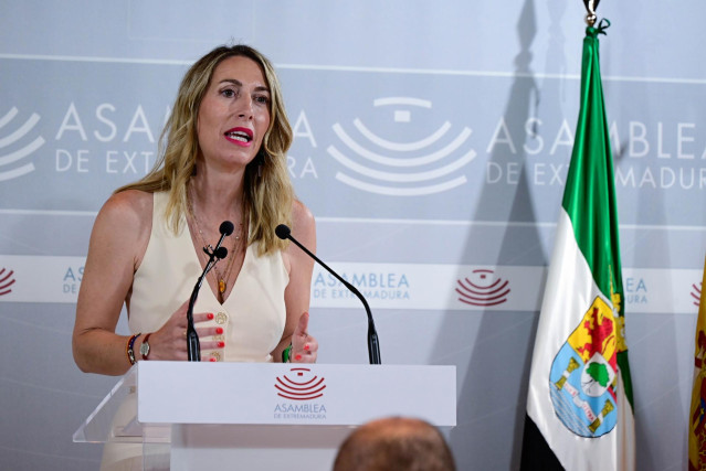 Archivo - La presidenta de la Junta de Extremadura, María Guardiola, en una foto de archivo