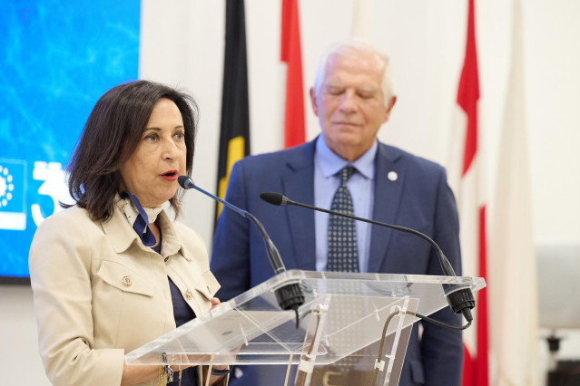 La ministra de Defensa en funciones, Margarita Robles, ofrece una rueda de prensa tras la presentación de resultados de la Junta Directiva del Centro de Satélites de la Unión Europea (SatCen) a Nivel Ministerial, en la sede del Satcen.