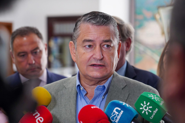 El consejero de la Presidencia, Antonio Sanz, este miércoles en Sevilla en declaraciones a los medios.