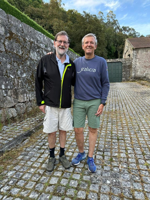 El expresidente del Gobierno Mariano Rajoy y el presidente de la Xunta, Alfonso Rueda, en su 