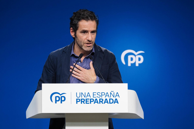 Archivo - El portavoz del comité de campaña del PP y vicesecretario de Cultura y Sociedad Abierta, Borja Sémper, interviene durante una rueda de prensa posterior a la reunión del Comité de Dirección del PP, en la sede nacional del PP, a 12 de junio de 202