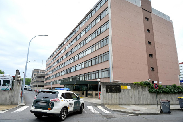 Archivo - Un vehículo de la Guardia Civil en las instalaciones de una comandancia