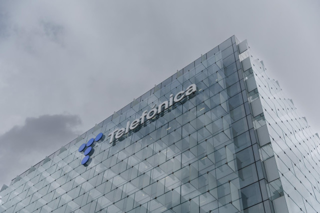 Archivo - Fachada de la sede de Telefónica, a 6 de marzo de 2023, en Madrid (España).