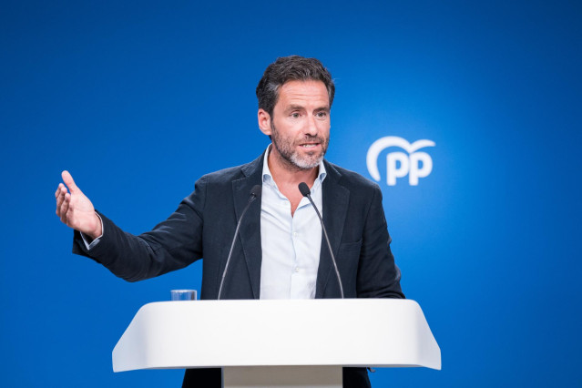 El vicesecretario de Cultura y Sociedad Abierta del PP, Borja Sémper, al finalizar una rueda de prensa posterior a la reunión del Comité de Dirección del Partido Popular, en la sede nacional del PP, a 28 de agosto de 2023, en Madrid (España). Durante la c