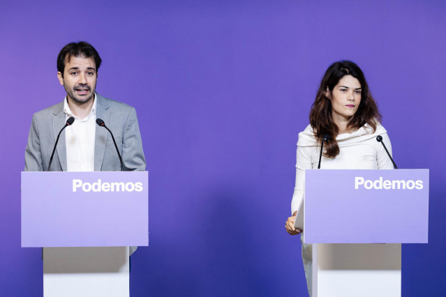 Los portavoces de Podemos Javier Sánchez Serna e Isa Serra ofrecen una rueda de prensa en la sede del partido, a 4 de septiembre de 2023, en Madrid (España).