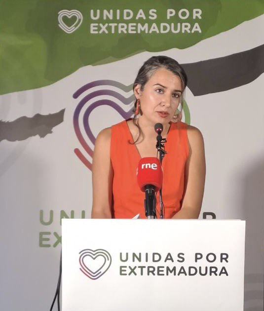 La portavoz de Unidas por Extremadura, Irene de MIguel, en rueda de prensa en Mérida