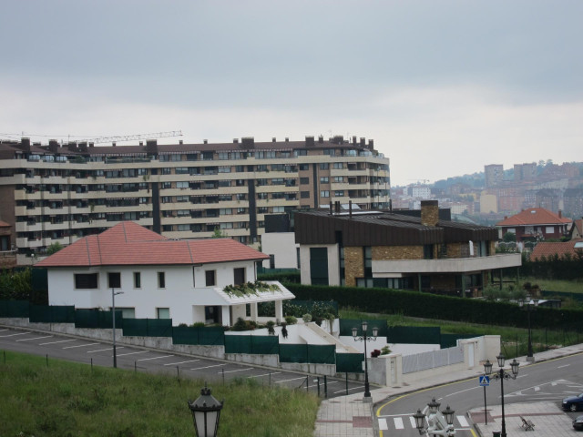 Archivo - Pisos en Oviedo.
