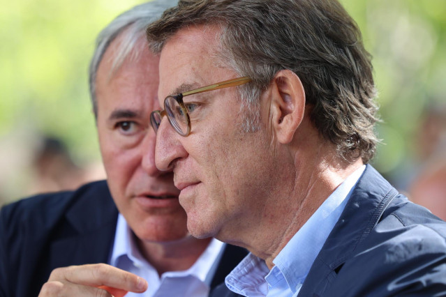 Archivo - Foto de archivo del presidente del PP, Alberto Núñez Feijóo, y el presidente del Gobierno de Aragón, Jorge Azcón.