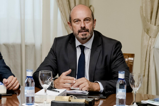 El presidente en el Senado, Pedro Rollán, durante una reunión de la Mesa del Senado, en el Senado, a 29 de agosto de 2023, en Madrid (España). La Mesa del Senado se ha reunido para analizar el préstamo de senadores entre partidos de cara a la formación de