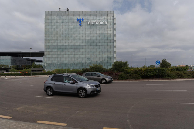 Exterior de la sede de Telefónica, en el ensanche de Las Tablas, en el distrito de Fuencarral-El Pardo, a 6 de septiembre de 2023, en Madrid (España).