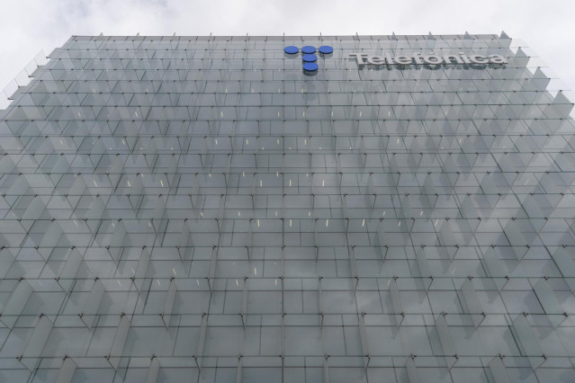 Exterior de la sede de Telefónica, en el ensanche de Las Tablas, en el distrito de Fuencarral-El Pardo, a 6 de septiembre de 2023, en Madrid (España).